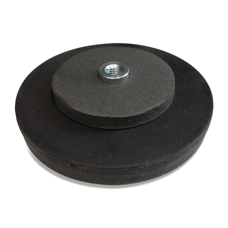 Magneet neodymium in rubber met draadbus M4 diameter 43 mm