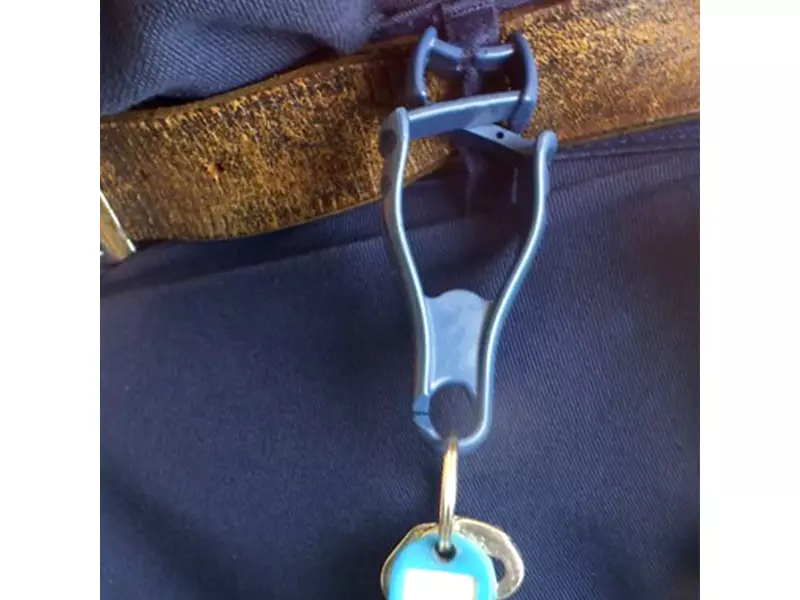 Detectamet veiligheidsklem detecteerbaar met riemclip blauw