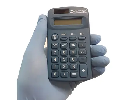 Rekenmachine handmodel zonne-energie blauw